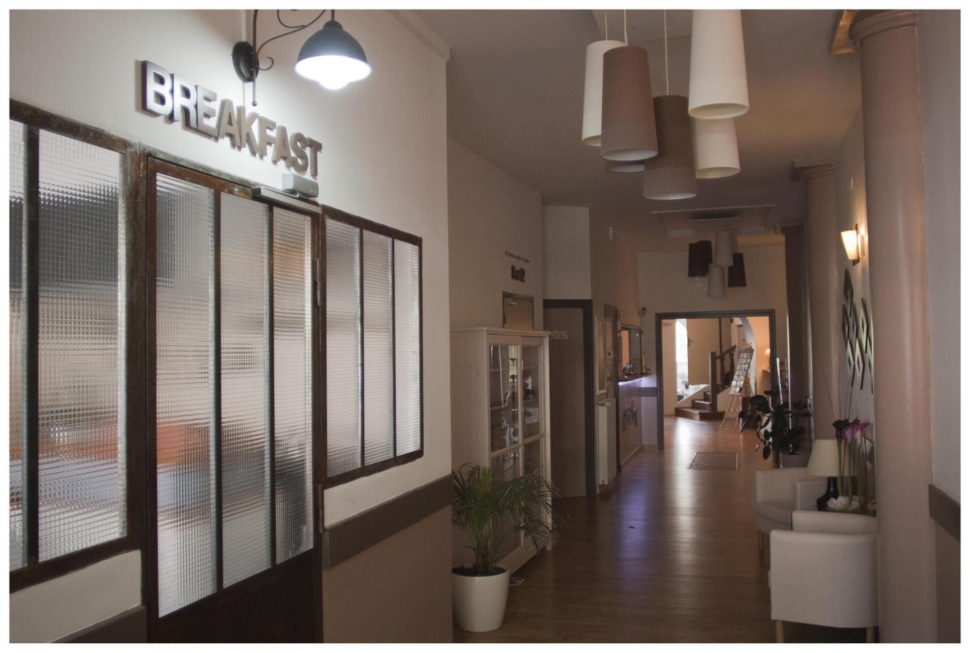 Logis Hotel Restaurant Le Castel Fleuri Saint-Jean-en-Royans Ngoại thất bức ảnh