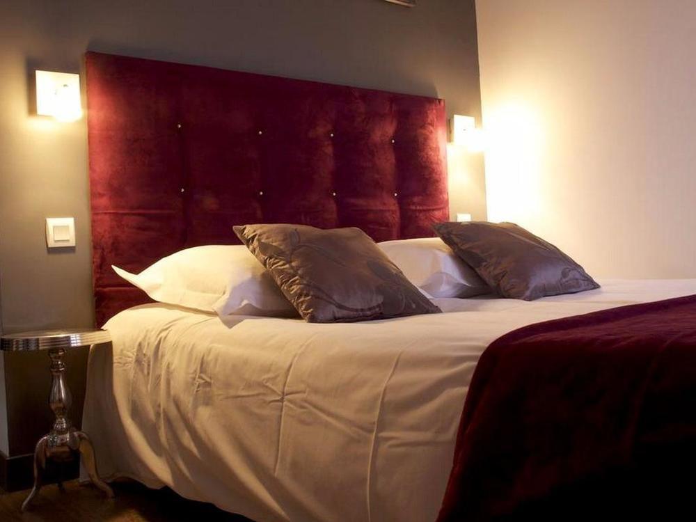 Logis Hotel Restaurant Le Castel Fleuri Saint-Jean-en-Royans Ngoại thất bức ảnh