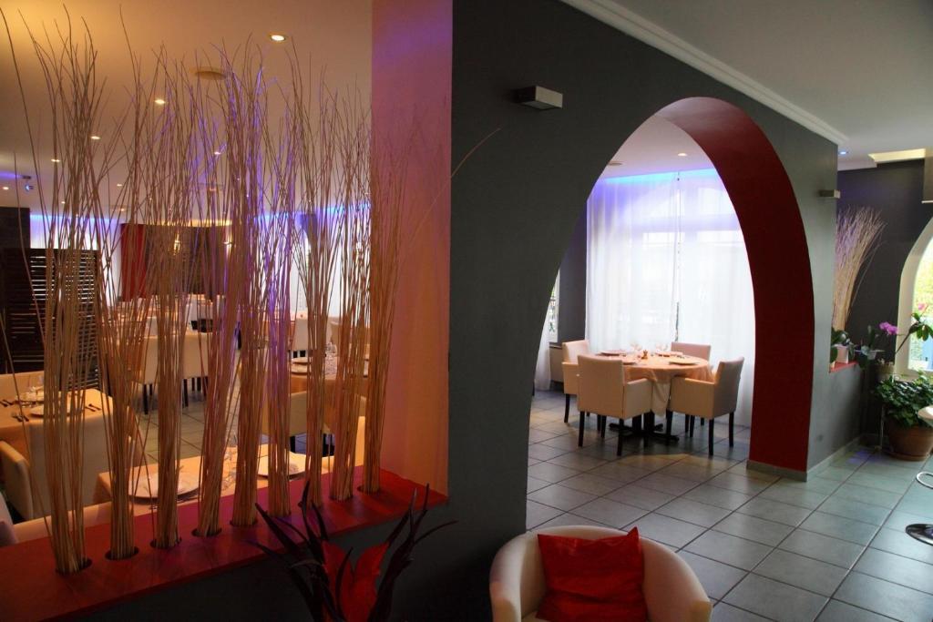 Logis Hotel Restaurant Le Castel Fleuri Saint-Jean-en-Royans Ngoại thất bức ảnh