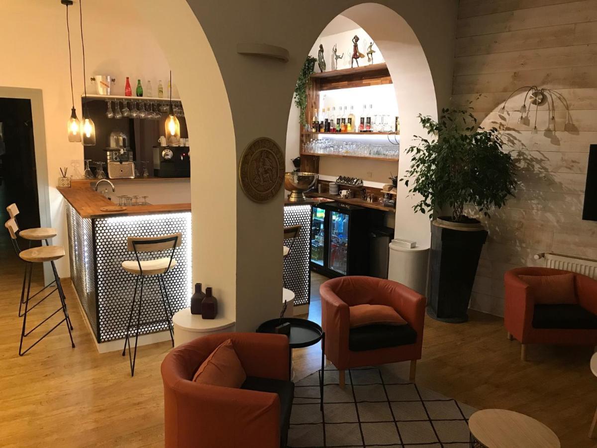 Logis Hotel Restaurant Le Castel Fleuri Saint-Jean-en-Royans Ngoại thất bức ảnh